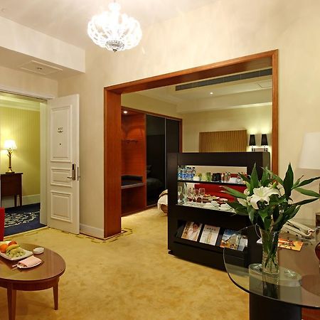 Alton Hotel Wuhu Bagian luar foto